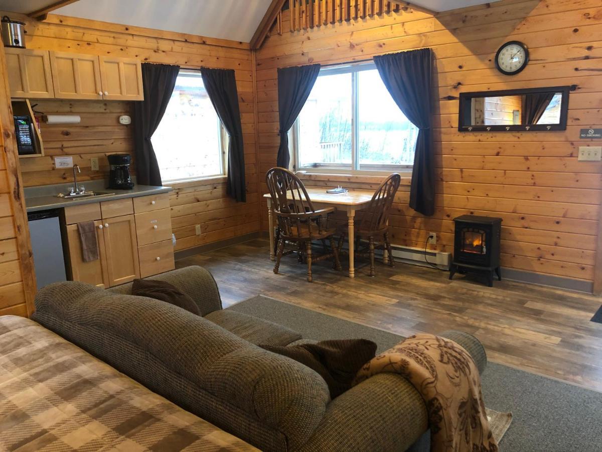 Susitna River Lodging, Riverside Cabins Talkeetna Exteriör bild